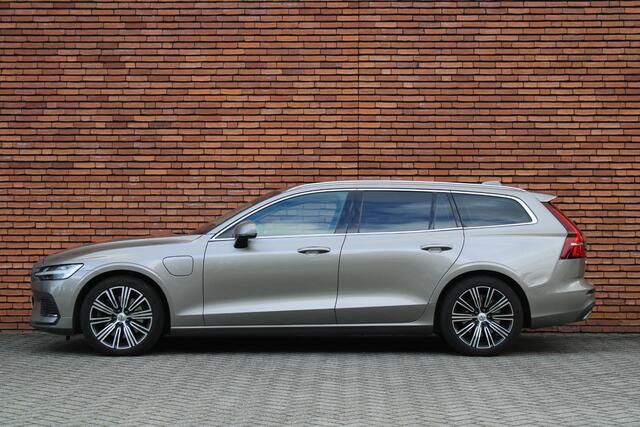Volvo V60 T8 Twin Engine AWD Inscription | Trekhaak | Bowers & Wilkins | Geventileerd Leder | Panoramadak | Elektrisch Verstelbare Stoelen incl. Geheugen | Apple Carplay/ Android Auto | Parkeercamera | DAB+