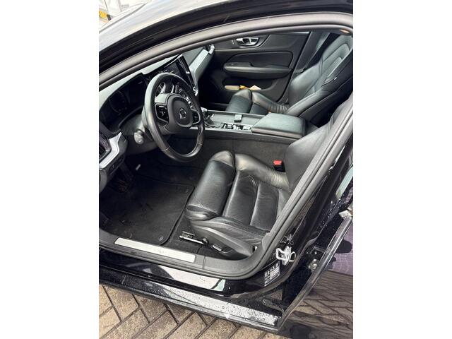 Volvo V60 T4 210pk Automaat Momentum Pro | Navi | Comfortstoelen | Zitverlenging | Polestar Optimalisatie | Stoelverwarming | Lederen Bekleding | Elek. Lendensteun | 18" LM