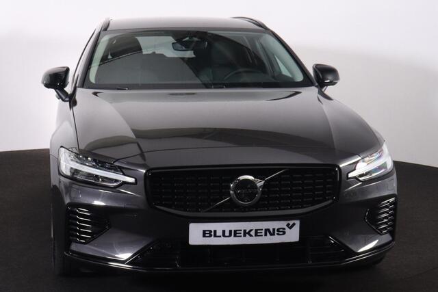 Volvo V60 T6 Recharge AWD Plus Dark - IntelliSafe Assist & Surround - 360º Camera - Harman/Kardon audio - Adaptieve LED koplampen - Verwarmde voorstoelen, stuur & achterbank - Parkeersensoren voor & achter - Elektr. bedienb. voorstoelen met geheugen - Extra getint 