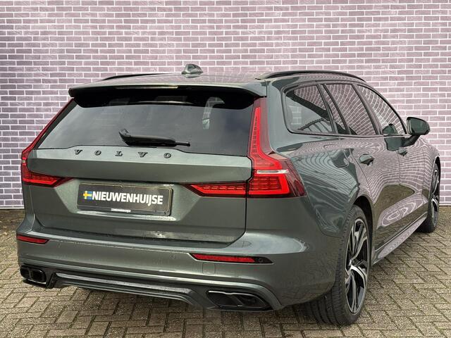 Volvo V60 2.0 T6 Plug-in hybrid AWD Ultra Dark | Styling Pack | Bowers & Wilkins | Massage | Stoel ventilatie + Verwarming | Panorama Schuifdak | HUD | Adaptieve Cruise | BLIS | 360° Camera |