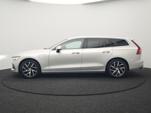 Volvo V60 T6 Twin Engine AWD Momentum Pro Plug In Hybrid 340pk Dealer O.H PHEV | Panodak | Adaptive Cruise | Camera | Apple Carplay | Sportstoelen Verwarmd | Virtual | Blis |