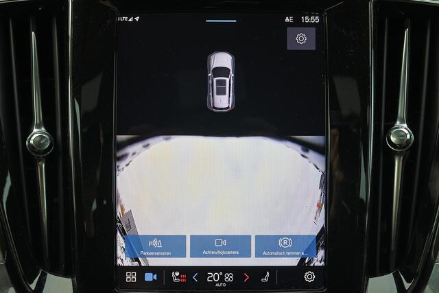 Volvo V60 T6 Recharge AWD Essential Bright - IntelliSafe Assist & Surround - Parkeercamera achter - Verwarmde voorstoelen, stuur & achterbank - Parkeersensoren voor & achter - High Performance audio - Elektr. inklapbare trekhaak - 18' LMV