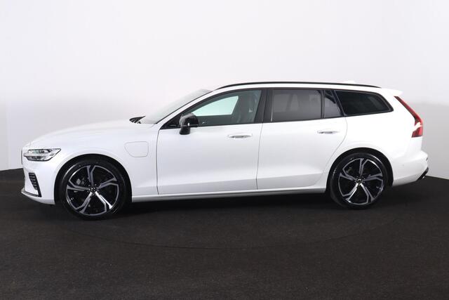 Volvo V60 T6 Recharge AWD Plus Dark - IntelliSafe Assist & Surround - 360º Camera - Harman/Kardon audio - Adaptieve LED koplampen - Verwarmde voorstoelen, stuur & achterbank - Parkeersensoren voor & achter - Elektr. bedienb. voorstoelen met geheugen - Extra getint 