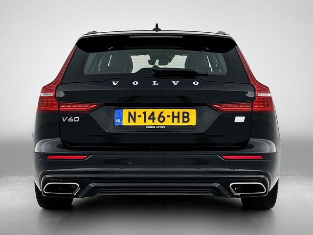 Volvo V60 2.0 T8 Plug-in Hybride AWD R-Design / Panoramadak / Leder / Navigatie / Adap. Cruise / Pdc.V+A / Stuur- Stoelverwarming / Apk 10-2025