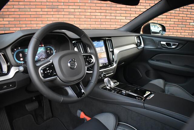 Volvo V60 T6 350PK Plug-in hybrid AWD Plus Dark | Trekhaak | 360 Camera | Harman/Kardon |