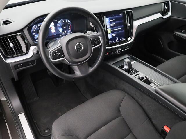 Volvo V60 2.0 B3 Momentum | CAMERA | KEYLESS | STOEL- EN STUURVERW. | TREKHAAK