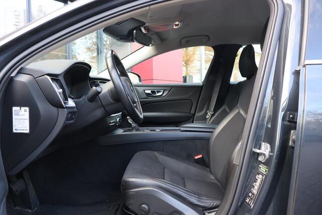 Volvo V60 2.0 D3 Momentum | Origineel NL | Trekhaak | Cruise Control | Navigatie | Climate Control |