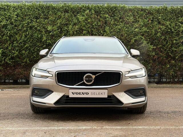 Volvo V60 2.0 B4 Core | Trekhaak | Camera | Adaptive Cruise control | Leder |