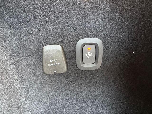 Volvo V60 2.0 B4 Core | Trekhaak | Camera | Adaptive Cruise control | Leder |