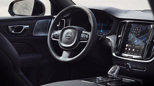 Volvo V60 2.0 T8 Plug-in hybrid AWD Ultra Dark | Bowers & Wilkins | Zwarte hemel | Massage | Stoel ventilatie + Verwarming | Panorama Schuifdak | HUD | Adaptieve Cruise | BLIS | 360° Camera |