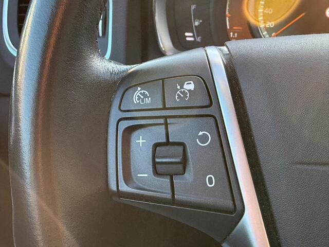 Volvo V60 1.5 T3 Summum | Trekhaak | Adaptief | BLIS | Standkachel | Camera | Leder | Volvo on Call | Schuif/kantel dak | Memory | Parkeersensoren V+A |