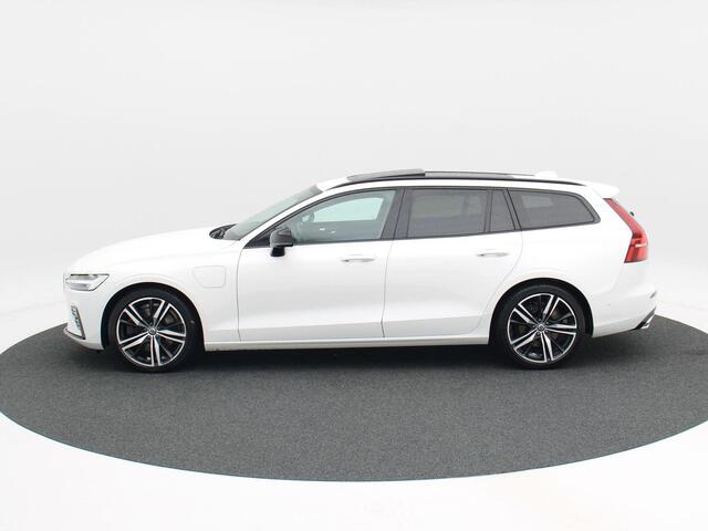 Volvo V60 2.0 T6 340 Pk Automaat Recharge AWD R-Design | Panoramadak | Harman/Kardon | Elektrische Achterklep | Stoelverwarming | 19 Inch | 105.407 Km!!