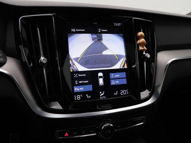 Volvo V60 2.0 T6 340 Pk Automaat Recharge AWD R-Design | Panoramadak | Harman/Kardon | Elektrische Achterklep | Stoelverwarming | 19 Inch | 105.407 Km!!