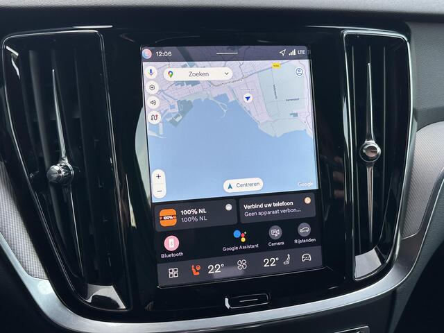 Volvo V60 2.0 T6 Plug-in hybrid AWD Plus Dark Adaptieve cruise control / BLIS / 360 camera / elektr. verst. Contourstoelen / stuur-,stoel-, voorruit verw. / Harman Kardon audio / Trekhaak / Keyless drive / All season banden