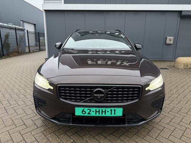 Volvo V60 2.0 T8 Twin Engine AWD Inscription Dealer onderhouden, trekhaak, 4 seizoensbanden, pano, plug-in hybrid BOMVOL!!