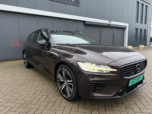 Volvo V60 2.0 T8 Twin Engine AWD Inscription Dealer onderhouden, trekhaak, 4 seizoensbanden, pano, plug-in hybrid BOMVOL!!
