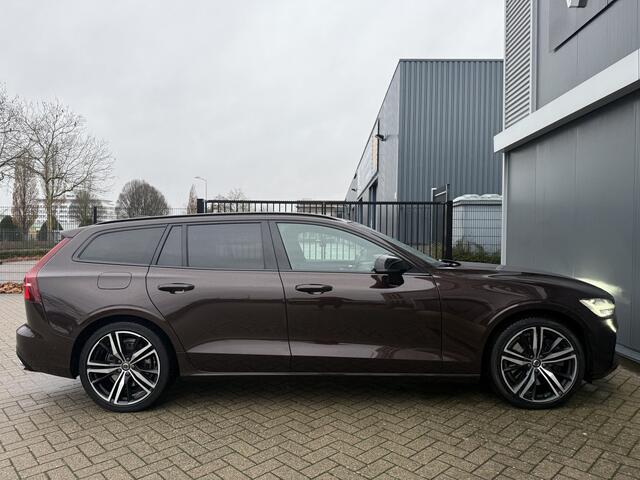 Volvo V60 2.0 T8 Twin Engine AWD Inscription Dealer onderhouden, trekhaak, 4 seizoensbanden, pano, plug-in hybrid BOMVOL!!