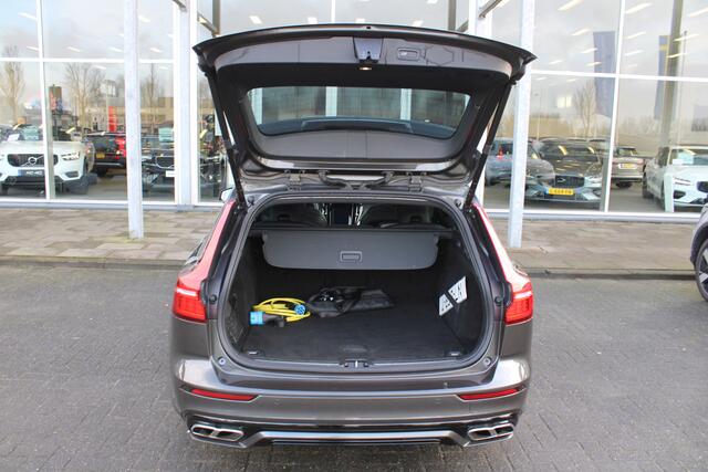 Volvo V60 T8 Twin Engine AWD R-Design | 360 Camera | Schuif/Kantel dak | Harmen Kardon | Trekhaak |