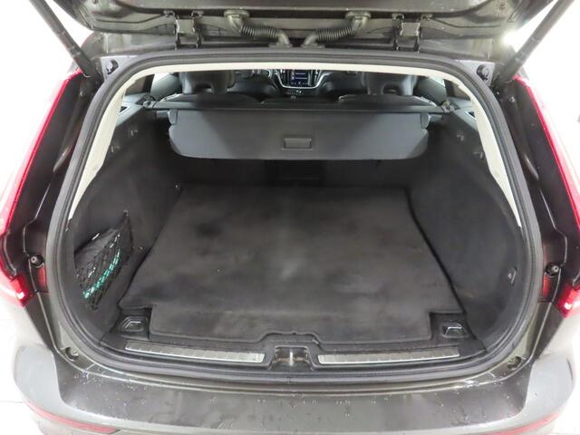 Volvo V60 2.0 B4 Momentum Business 2e-Eig. & Keurig-Onderh. BOVAG-Garantie. NL-Auto.