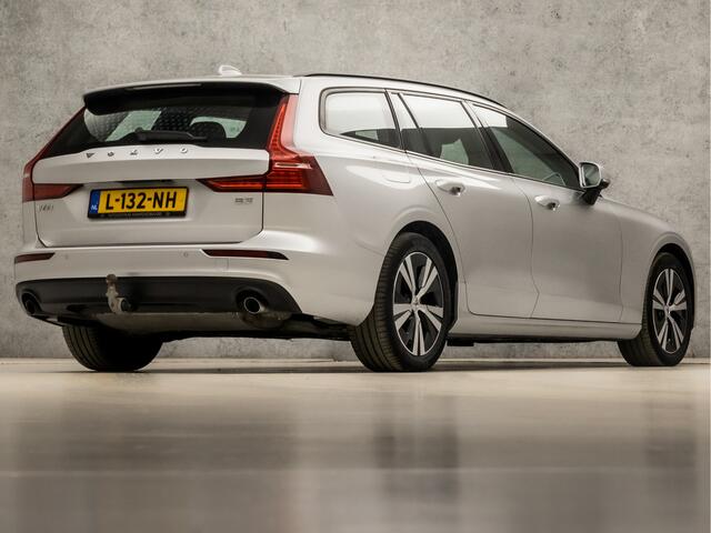 Volvo V60 2.0 B3 Sport 177Pk Automaat (APPLE CARPLAY, GROOT NAVI, TREKHAAK, CAMERA, SPORTSTOELEN, ADAPTIVE CRUISE, LED KOPLAMPEN, NIEUWSTAAT)