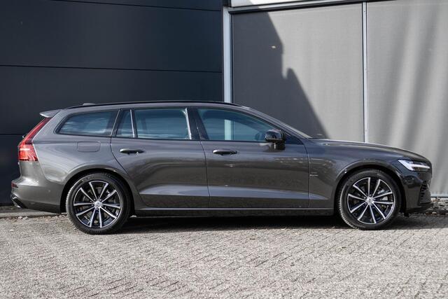 Volvo V60 T6 Plug-in hybrid AWD Plus Dark | Semi Elektrische Trekhaak | Adaptieve Cruise Control | BLIS | Elektrische verstelbare voorstoelen | Verwarmbare voorstoelen en stuurwiel | 360 graden camera |