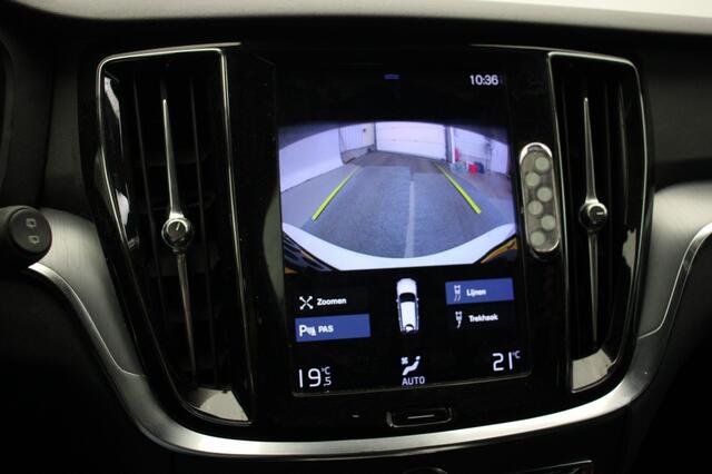Volvo V60 2.0 B3 Momentum Business Automaat - Carplay, Digital Cockpit