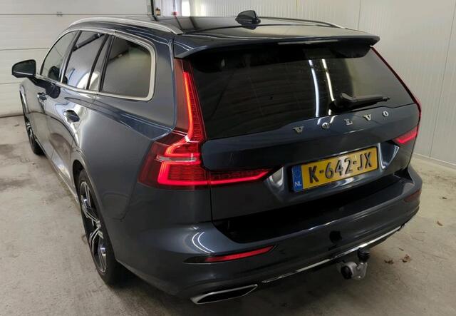 Volvo V60 2.0 B3 Inscription Navigatie Trekhaak Panoramadak Harman Kardon Pilot Assist ACC Blis Leder Elek Stoel Carplay Getint Glas