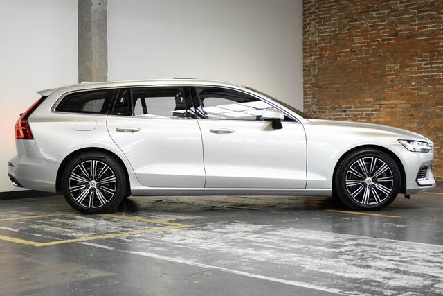 Volvo V60 T6 Twin Engine AWD Inscription | Panoramadak | Stoelverwarming | Parkeersensoren voor + achter | Parkeerverwarming | Comfortstoelen | Navigatie | Lederen Bekleding |