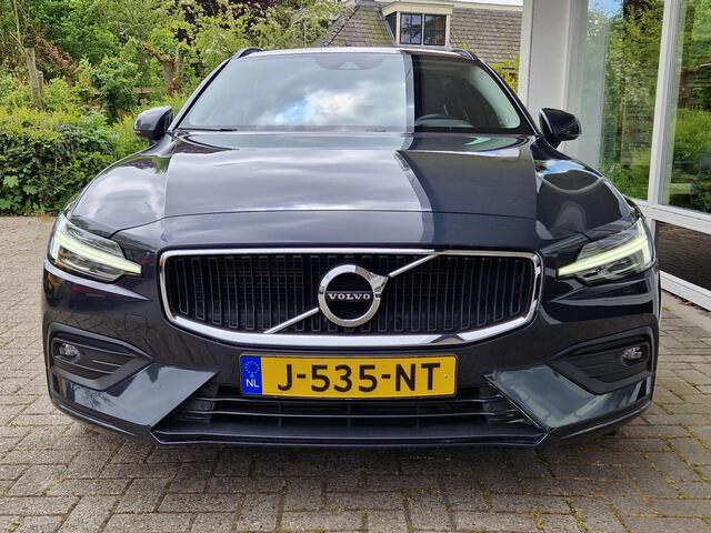 Volvo V60 2.0 T4 Momentum | Trekhaak | Navigatie | Achteruitrijd Camera | Stoelverwarming | Climate & Cruise Control |