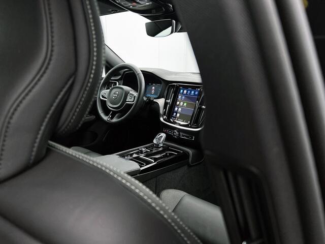 Volvo V60 2.0 T6 AWD Plus Dark | Trekhaak | 360 Camera | Harman Kardon aud