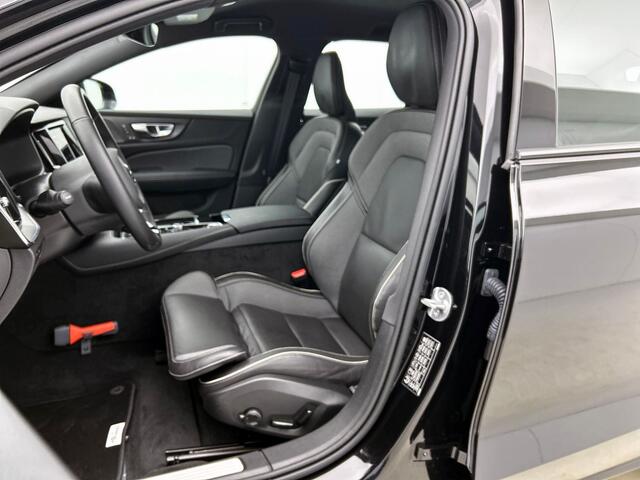 Volvo V60 2.0 T6 AWD Plus Dark | Trekhaak | 360 Camera | Harman Kardon aud