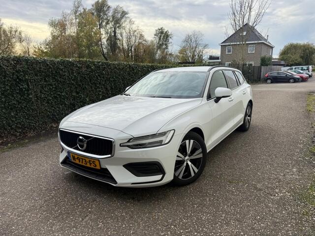 Volvo V60 2.0 B3 Mom. Adv.