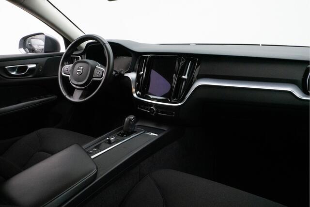 Volvo V60 2.0 B3 Momentum Advantage Trekhaak/ Navigatie/ Carplay/ Pdc/ Cruise control/ Dab/ 17" Lmv