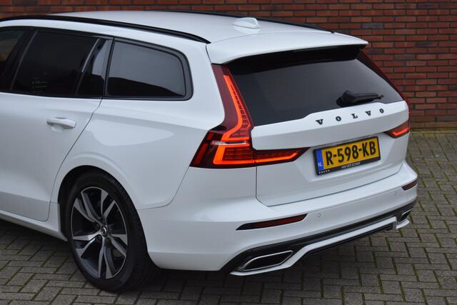 Volvo V60 B4 211PK Plus Dark | Trekhaak | H&K Audio | Sportstoelen