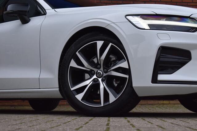 Volvo V60 B4 211PK Plus Dark | Trekhaak | H&K Audio | Sportstoelen