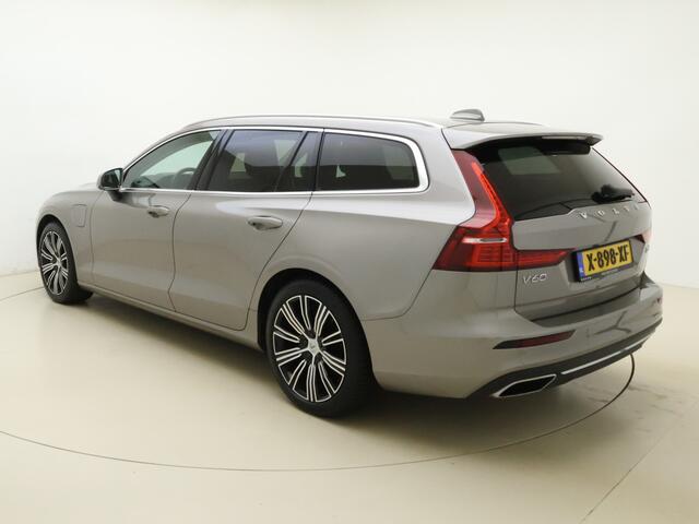 Volvo V60 T8 390pk AWD Inscription / Stoelverwarming / Lederen bekleding / Elektrische verstelbare stoel / Trekhaak /