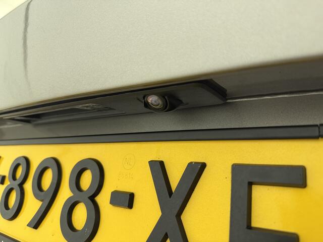 Volvo V60 T8 390pk AWD Inscription / Stoelverwarming / Lederen bekleding / Elektrische verstelbare stoel / Trekhaak /