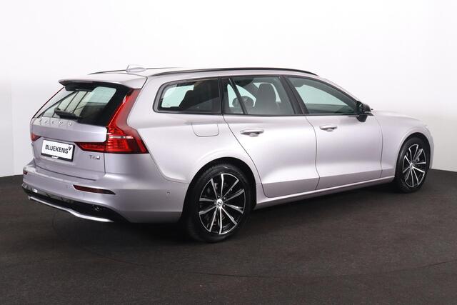 Volvo V60 2.0 T6 Plug-in hybrid AWD Plus Dark - IntelliSafe Assist & Surround - 360º Camera - Harman/Kardon audio - Adaptieve LED koplampen - Verwarmde voorstoelen, stuur - Parkeersensoren voor & achter - Elektr. bedienb. voorstoelen met geheugen - Extra getint gla