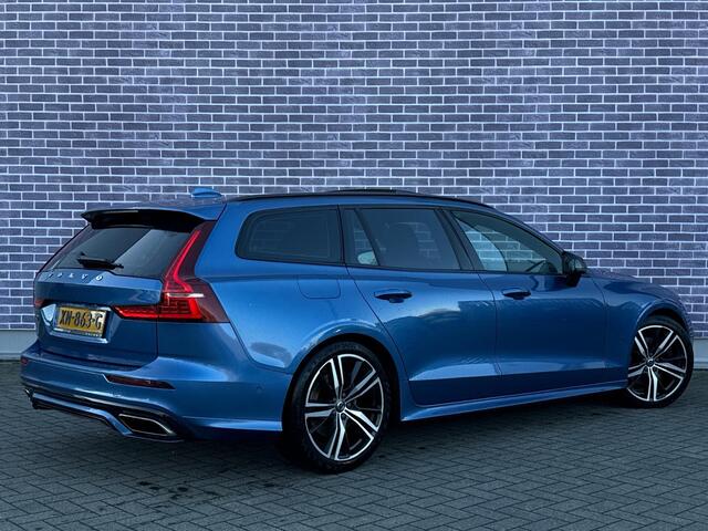 Volvo V60 2.0 T5 R-Design | Trekhaak | Panorama dak | Head-Up Display | Harman / Kardon | CarPlay | 19" | Styling Kit | Stoelverwarming |
