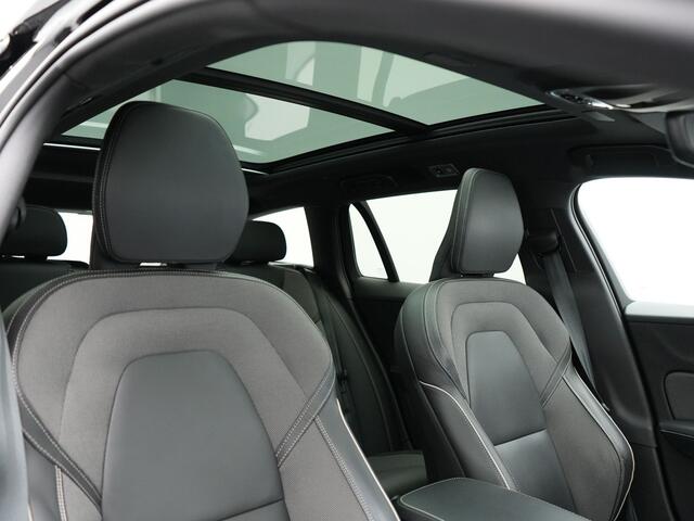Volvo V60 T6 Recharge AWD R-Design LONG RANGE Plug In Hybrid Dealer O.H. PHEV | Panodak | Lederen Sportstoelen Memory | Harman Kardon | Apple Carplay | Navigatie | Camera | L.M. 19" | DAB | Virtual |