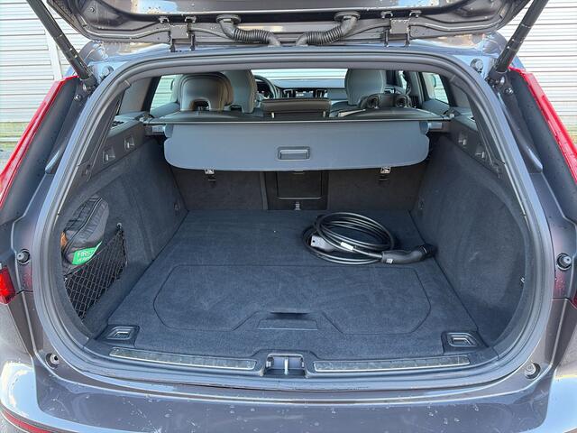 Volvo V60 2.0 T6 Plug-in hybrid AWD Plus Dark / Harman/Kardon / Trekhaak / Rondomzichtcamera /