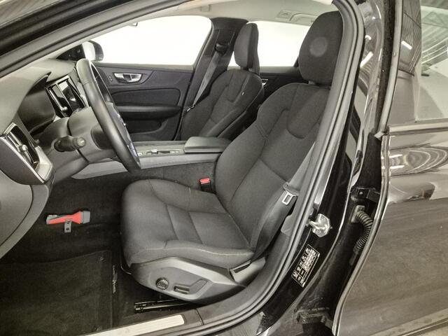 Volvo V60 2.0 B3 Momentum Advantage | Cruise Control | Navigatie | Apple CarPlay & Android Auto | Verwarmbare Voorruit | Parkeercamera |