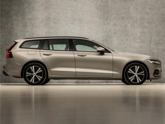 Volvo V60 2.0 B3 luxury Automaat (APPLE CARPLAY, DEALER ONDERHOUDEN, DAB+, SPORTSTOELEN, LED KOPLAMPEN, ADAPTIVE CRUISE CONTROL, BLUETOOTH, NIEUWSTAAT)