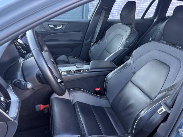 Volvo V60 2.0 B3 Plus Dark | 360° Camera | Standkachel | Harman/kardon | Trekhaak | Stoel/stuur verwarming | Volvo on Call | Leder |