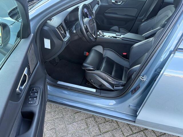 Volvo V60 2.0 B3 Plus Dark | 360° Camera | Standkachel | Harman/kardon | Trekhaak | Stoel/stuur verwarming | Volvo on Call | Leder |