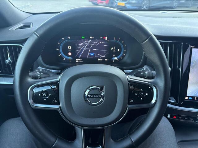 Volvo V60 2.0 B3 Plus Dark | 360° Camera | Standkachel | Harman/kardon | Trekhaak | Stoel/stuur verwarming | Volvo on Call | Leder |
