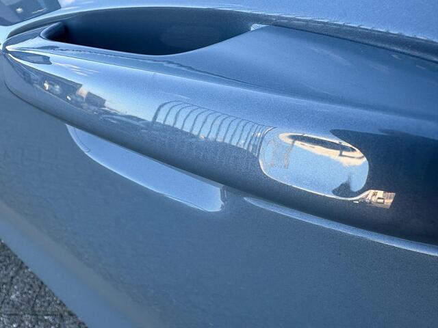 Volvo V60 2.0 B3 Plus Dark | 360° Camera | Standkachel | Harman/kardon | Trekhaak | Stoel/stuur verwarming | Volvo on Call | Leder |