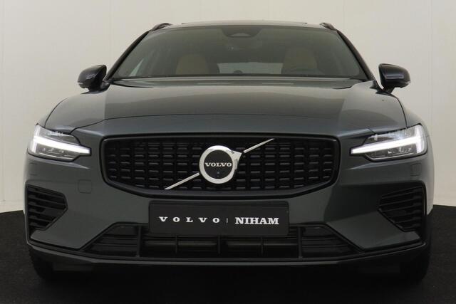 Volvo V60 T8 PLUG-IN HYBRID AWD ULTRA DARK -PANO.DAK|BOWERS&WILKINS|GEVENT.LEDER+MASSAGE|360°CAM|HEAD-UP DISP.|PRIVACY.GLAS|19"