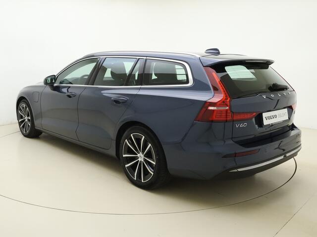 Volvo V60 T6 350pk AWD Essential Bright / Stoel + Stuurw. Verwarming / PDC + Camera / El. Trekhaak / 18'' / Achterb. Verwarming / Google / DAB / Metallic Lak /