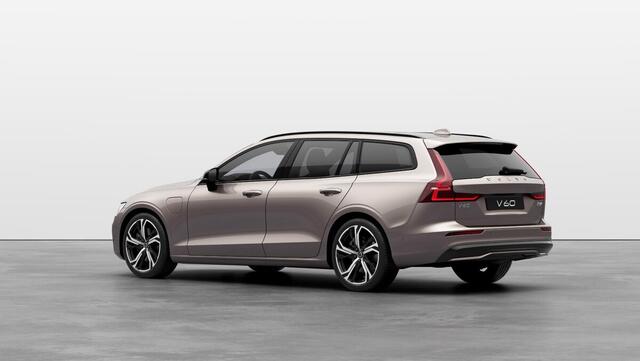 Volvo V60 T8 AWD Ultra Performance Edition Dark | Extra getint glas achter | 19" 5-triplespaaks Glossy Black Diamond Cut